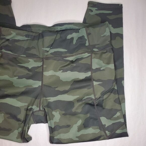 Athleta Camo Contender 7/8 Tight Size XL - Picture 4 of 12